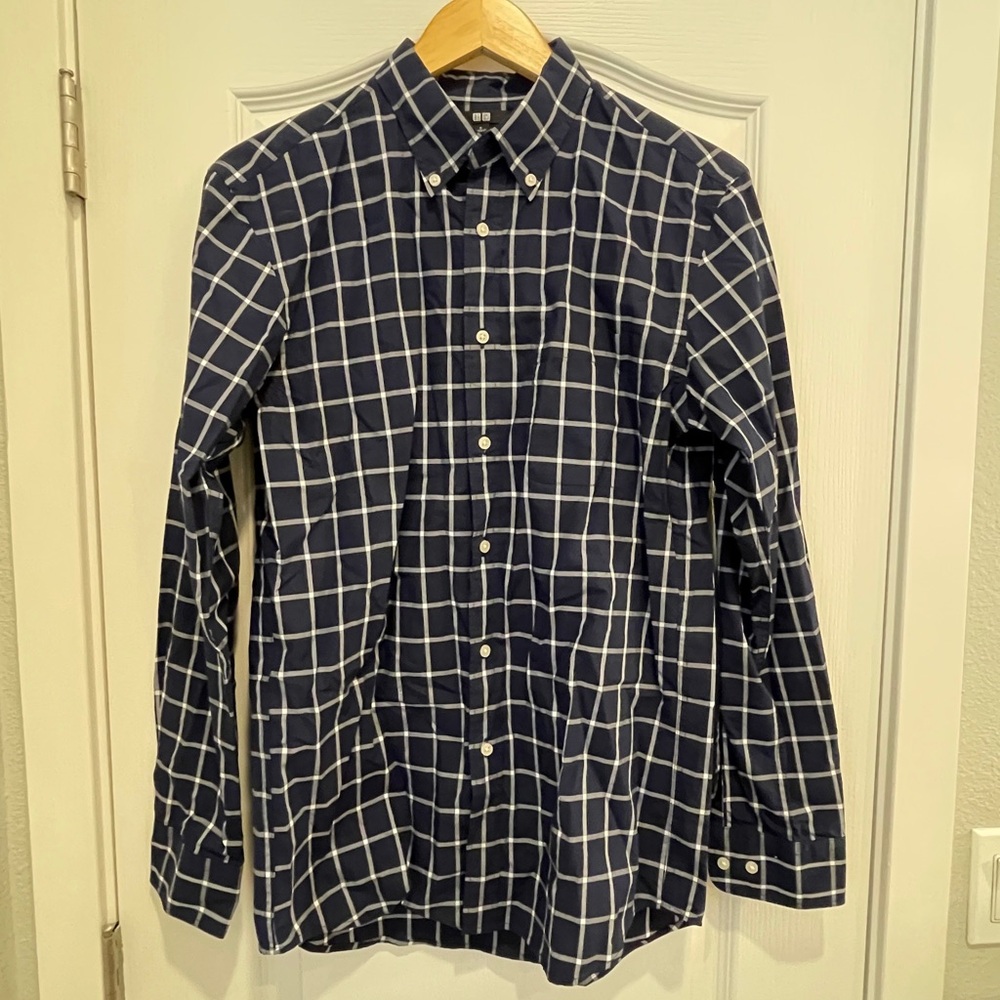 Rarely used Uniqlo button long sleeve shirt 
Blue and white checkered
Small